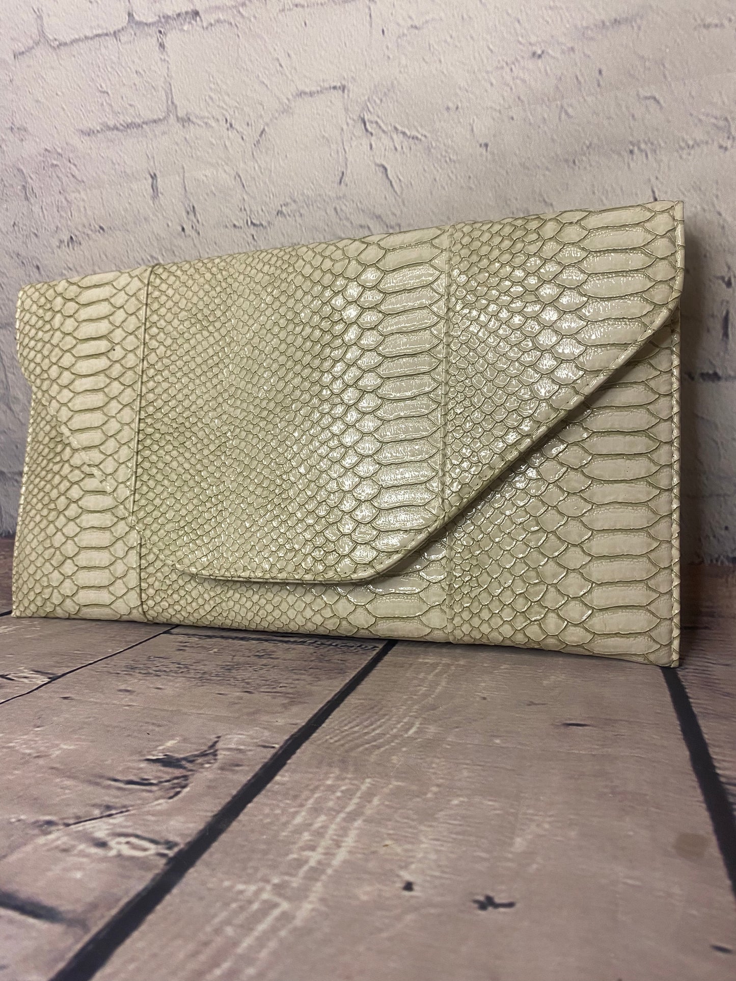 Crushin Clutch Ivory