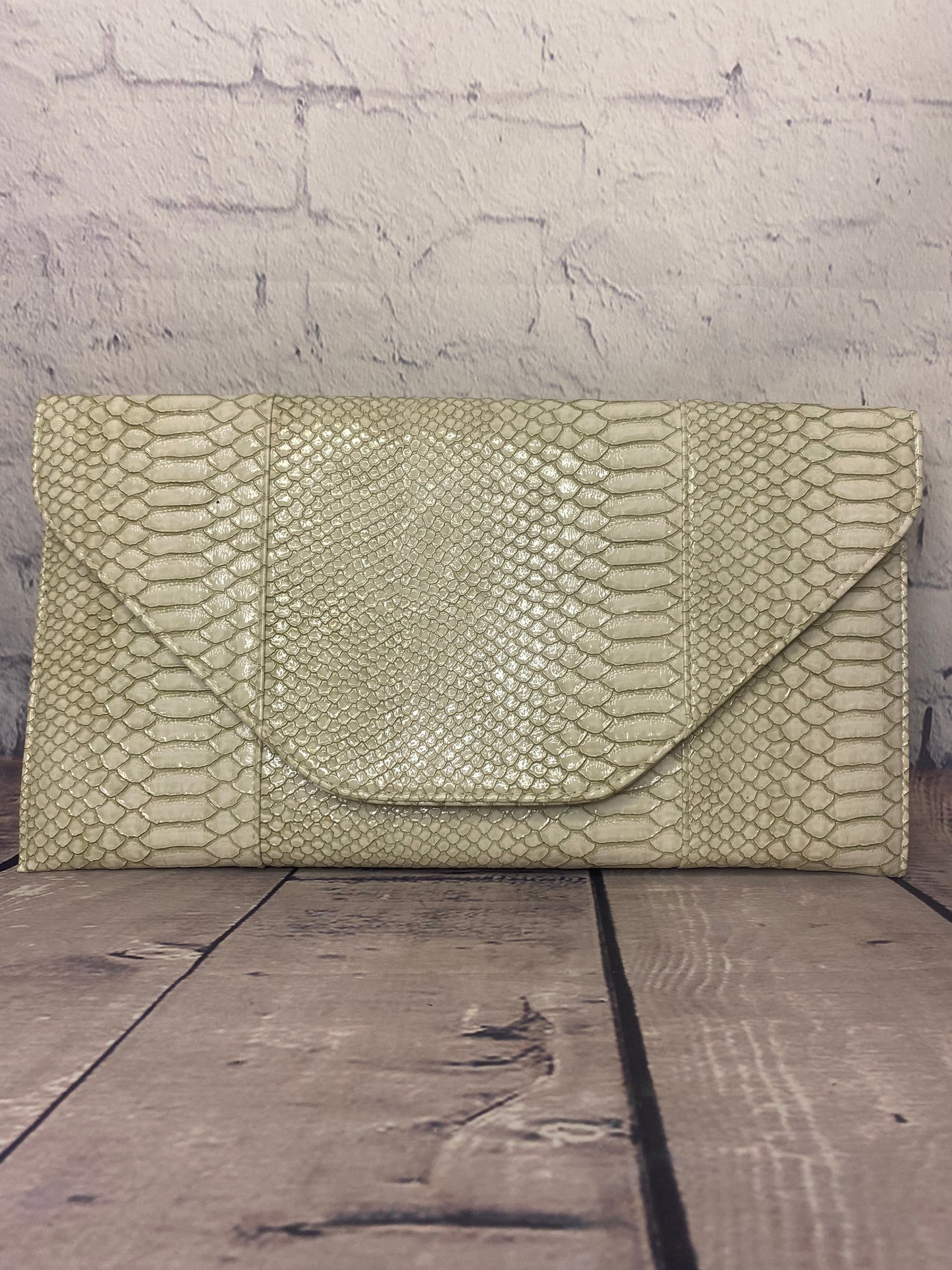 Crushin Clutch Ivory